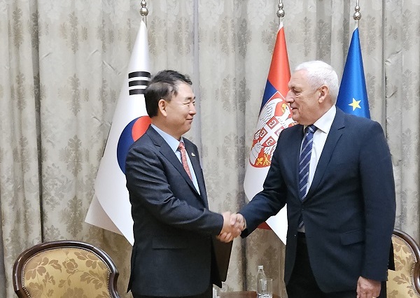 김형태 대사, 벨라 발린트 과학기술개발혁신부 장관 예방 (5.13)