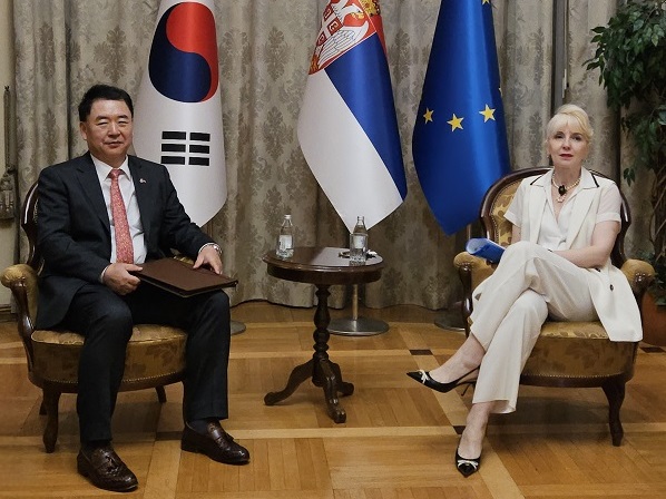 김형태 대사, 라자레비치 대내외무역부장관 면담 (6.11)