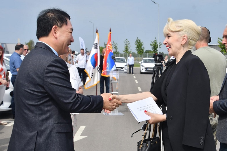 NJ.E. Hjong Te Kim prisustvovao ceremoniji primopredaje donacije Ministarstvu unutrašnje i spoljne trgovine Republike Srbije